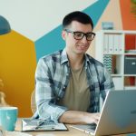 Как найти вакансии для дизайнеров на фрилансе: лучшие платформы и советы для успешного старта unsplash_194.jpg